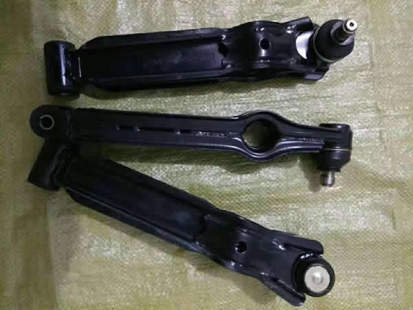 龍沙區(qū)漢唐A3電動汽車配件前大燈批發(fā) 汽車零配件的專業(yè)選擇